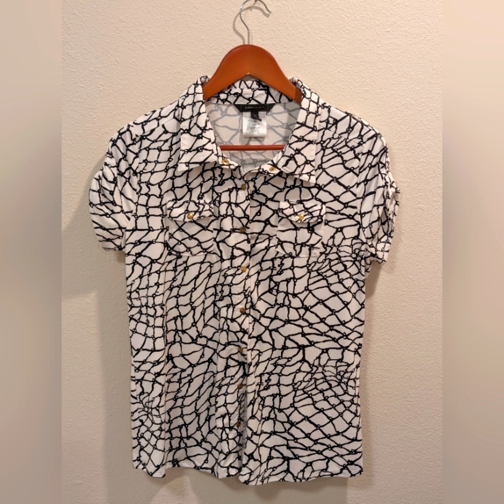 Women's Black and White Patterned Shirt Medium